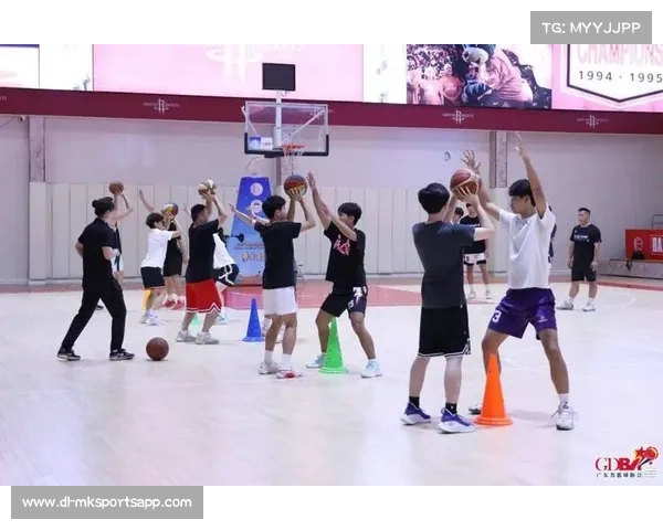 中国篮协与教育部合作推动篮球课程进校园 中小学将新增必修项目 中国篮协与教育部合作推动篮球课程进校园 中小学将新增必修项目
